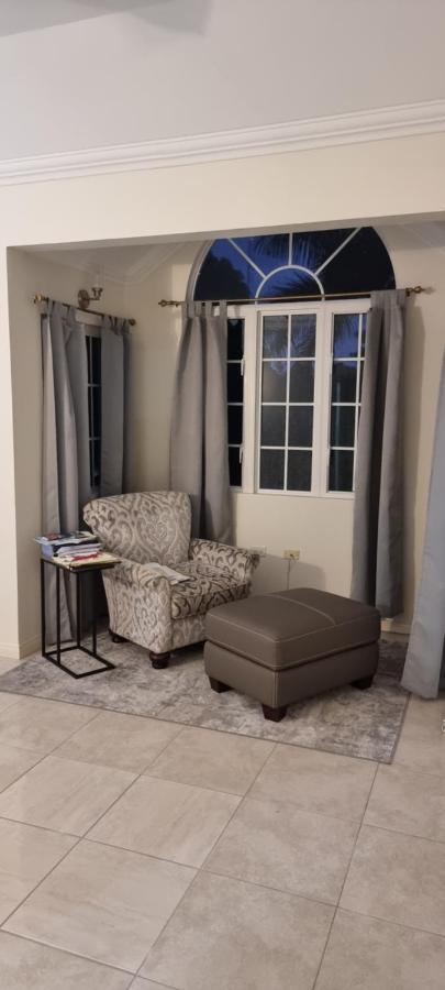 Komfort Getaway Villa At Countrymist Ocho Rios Exterior photo